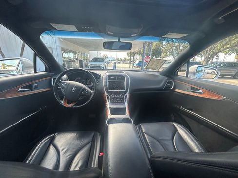Used 2017 Lincoln MKX Reserve image 10