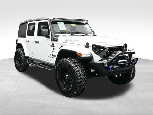 Used 2021 Jeep Wrangler Unlimited Sahara AWD/4WD image 7