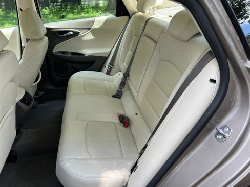 Used 2024 Chevrolet Malibu LT image 32