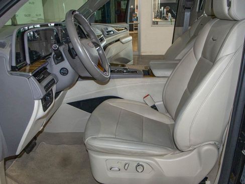 Used 2022 Cadillac Escalade Sport Platinum AWD/4WD image 8