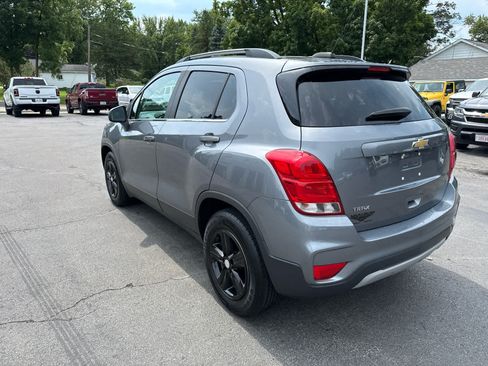 Used 2020 Chevrolet Trax LT FWD image 5