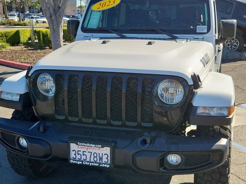 Certified 2023 Jeep Gladiator Willys image 26