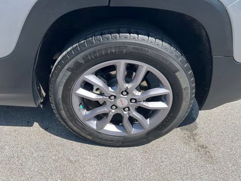 Used 2023 GMC Terrain SLT w/ Infotainment Package II AWD/4WD image 14