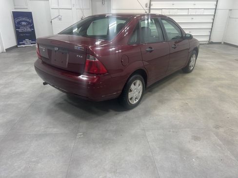 Used 2006 Ford Focus ZX4 image 5