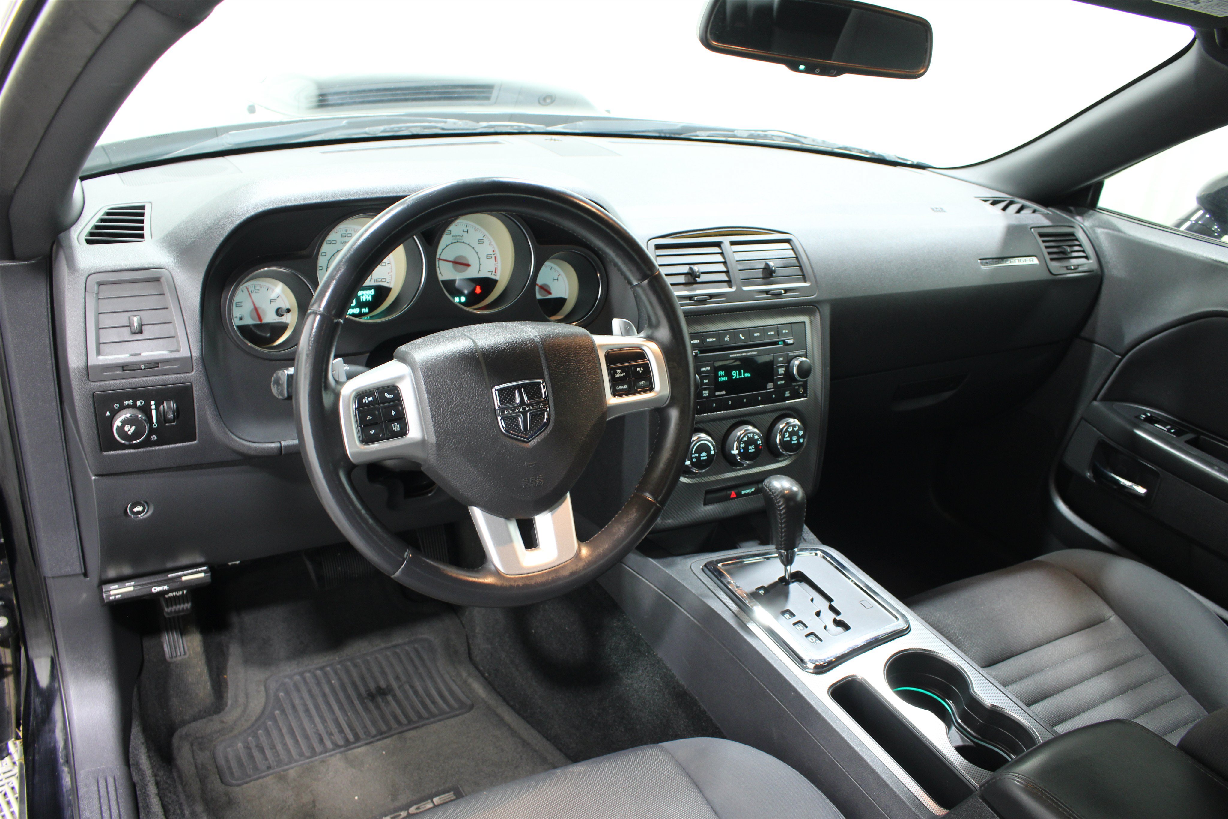 Used 2012 Dodge Challenger R/T RWD image 2