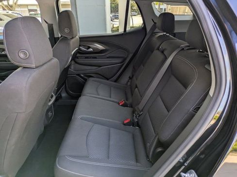 Used 2024 GMC Terrain SLE image 17