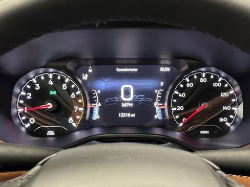 Used 2024 Jeep Compass Limited image 16