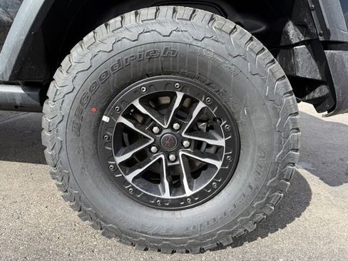 New 2026 Jeep Wrangler Unlimited Rubicon w/ Xtreme 35 Tire Package image 10