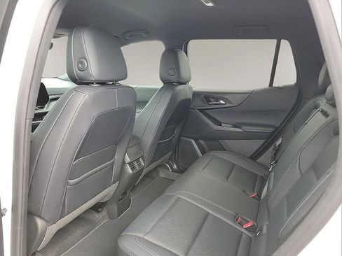 Used 2025 Chevrolet Equinox LT w/ Convenience Package II image 9