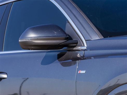 Used 2023 Audi Q8 Premium Plus image 9