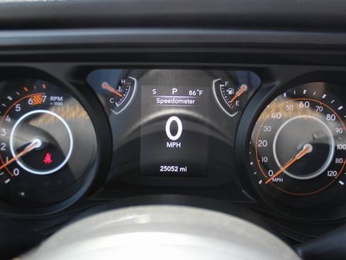 Used 2024 Jeep Wrangler Willys image 16