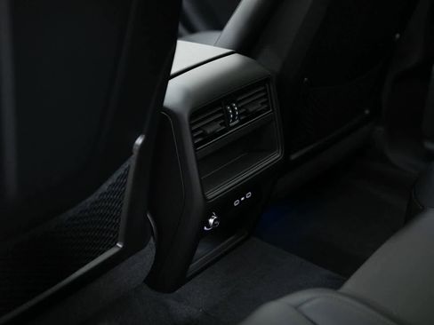 New 2026 Porsche Cayenne Coupe image 36