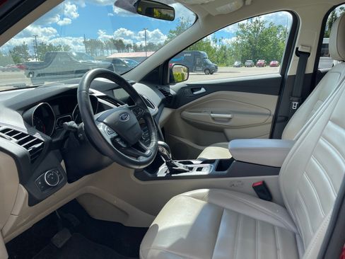Used 2019 Ford Escape SEL AWD/4WD image 10