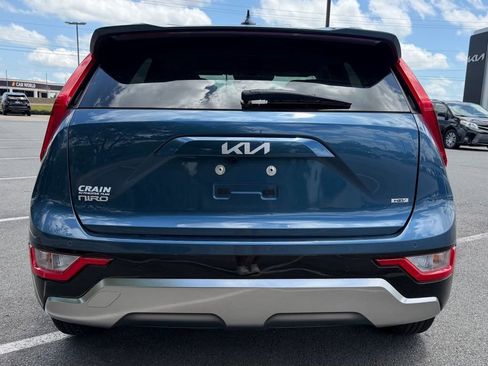 Certified 2025 Kia Niro FWD image 6