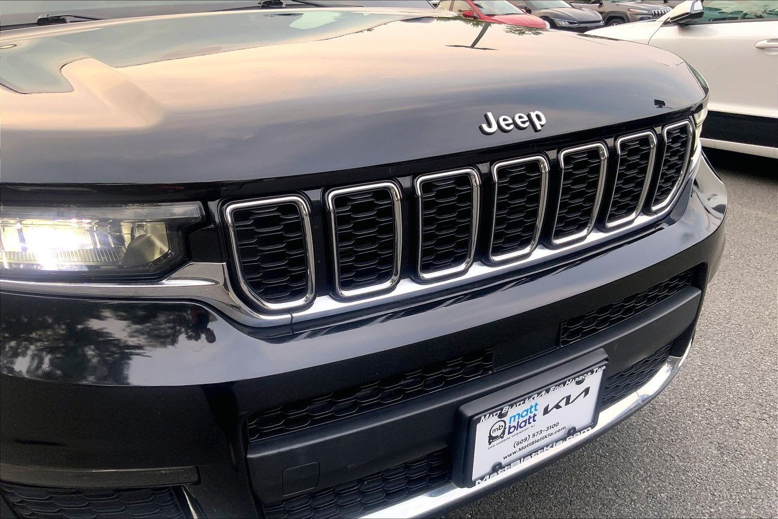 Used 2021 Jeep Grand Cherokee L Limited AWD/4WD image 32