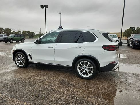 Used 2024 BMW X5 sDrive40i w/ Parking Assistance Package RWD image 4