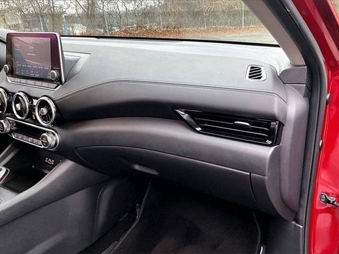 Used 2021 Nissan Sentra SV image 24