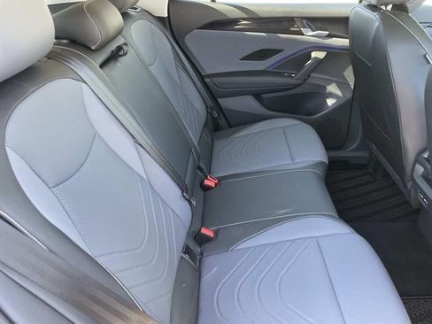 Used 2026 Volkswagen Tiguan SE FWD image 25