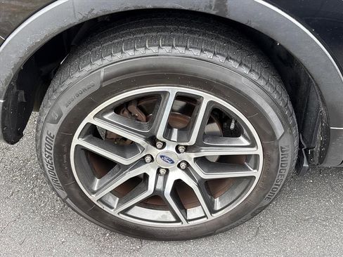 Used 2017 Ford Explorer Sport image 12