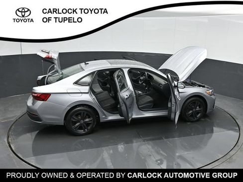Used 2024 Volkswagen Jetta SE w/ Panoramic Sunroof Package FWD image 50