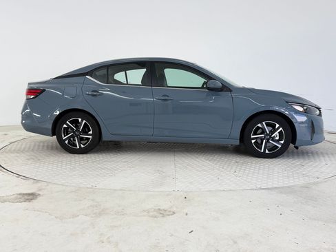 Used 2025 Nissan Sentra SV FWD image 8