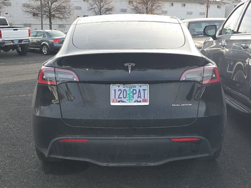 Used 2021 Tesla Model Y Long Range image 4