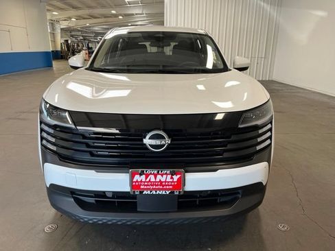 Used 2025 Nissan Kicks SV FWD image 8