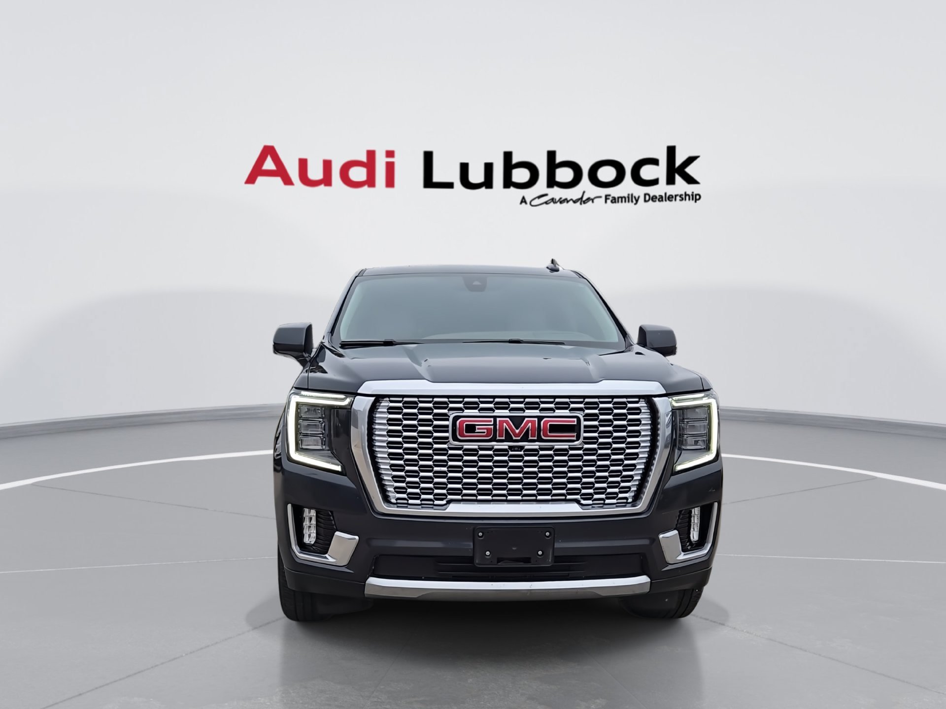 Used 2022 GMC Yukon Denali RWD image 3