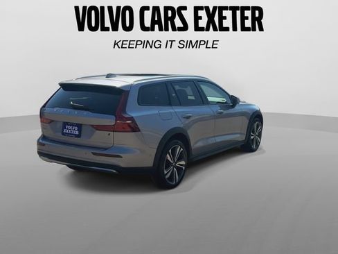 Certified 2026 Volvo V60 B5 Cross Country Plus w/ Protection Package Premier AWD/4WD image 11