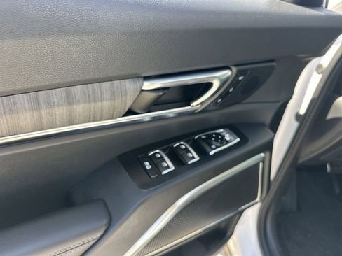 Certified 2024 Kia Telluride SX Prestige AWD/4WD image 17