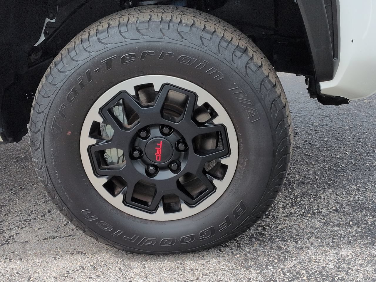 Used 2024 Toyota Tacoma TRD Off-Road AWD/4WD image 11