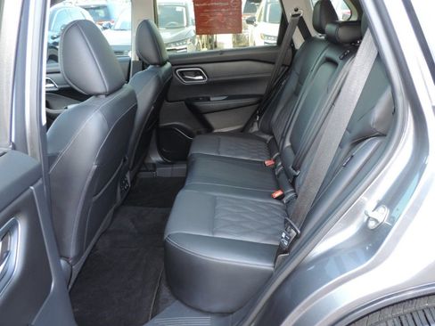 Used 2024 Nissan Rogue Platinum w/ Platinum Premium Package FWD image 24