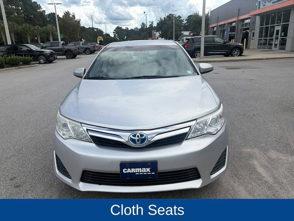 Used 2013 Toyota Camry LE FWD image 2