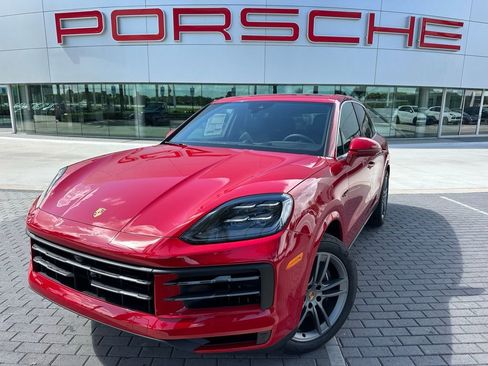 Used 2025 Porsche Cayenne E-Hybrid image 1