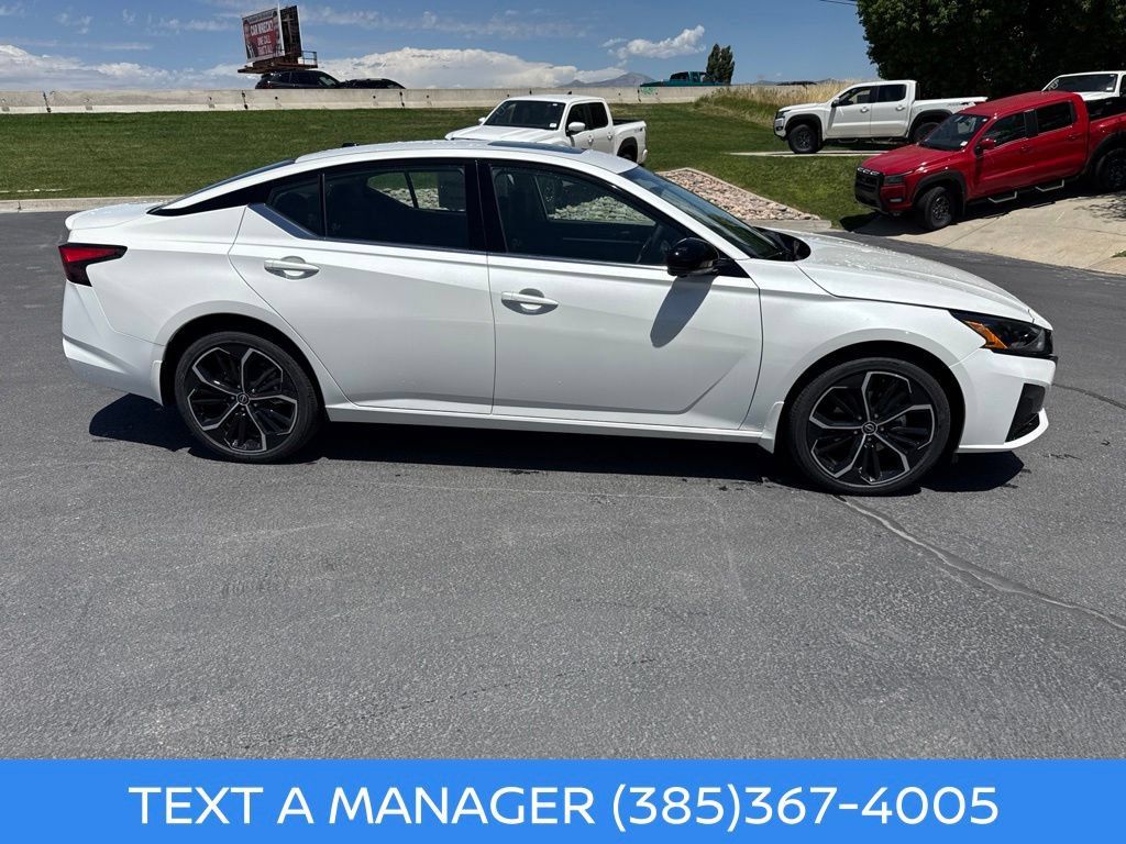 New 2026 Nissan Altima 2.5 SR w/ SR Premium Package AWD/4WD image 2