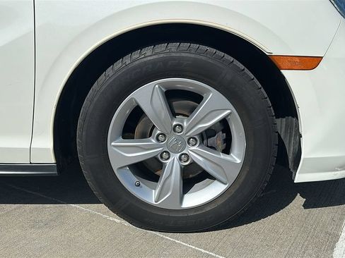Used 2019 Honda Odyssey EX-L image 16