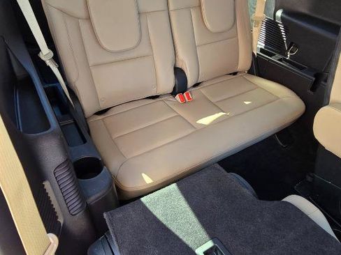 Used 2021 Ford Explorer Limited w/ Equipment Group 301A RWD image 30