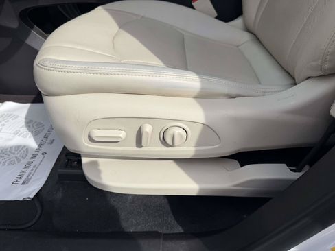 Used 2023 Buick Enclave Essence w/ Experience Buick Package AWD/4WD image 15