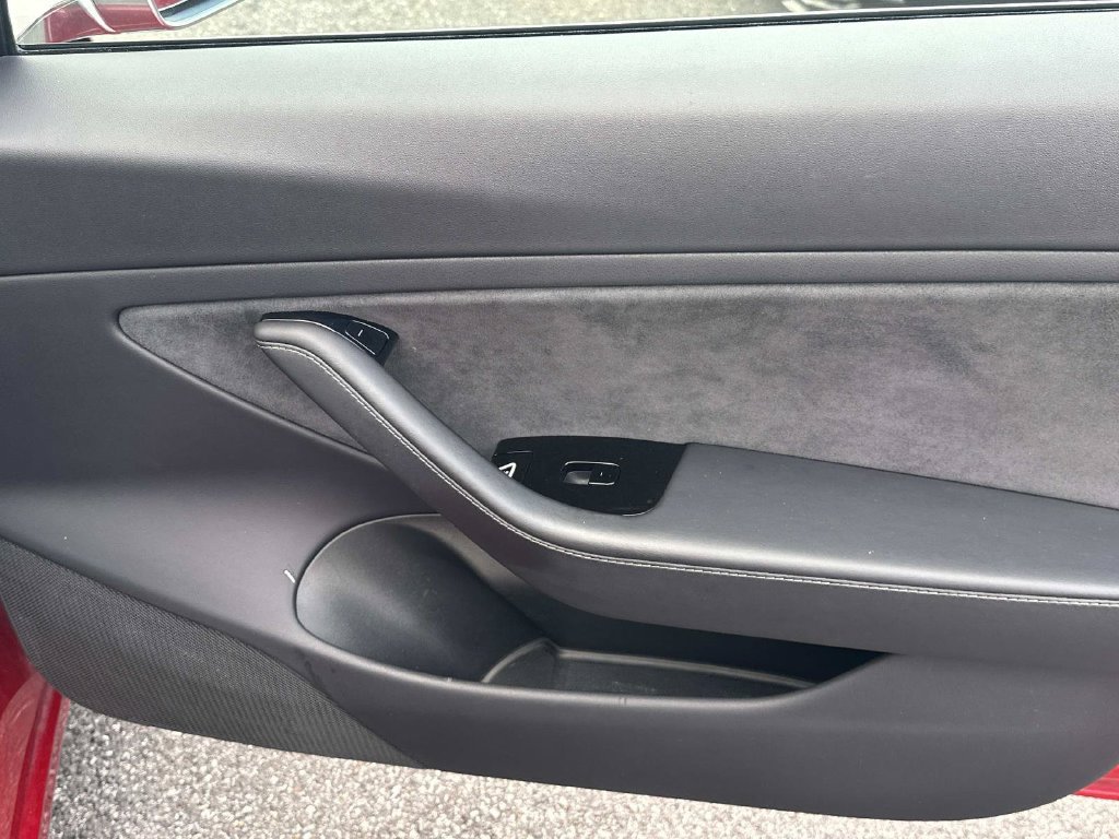 Used 2018 Tesla Model 3 Long Range RWD image 31