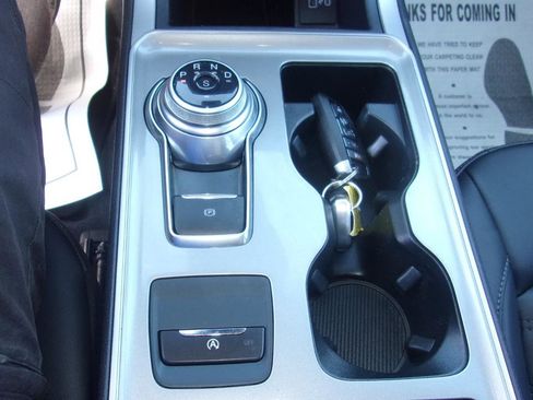 Used 2024 Ford Edge SEL w/ Convenience Package image 12