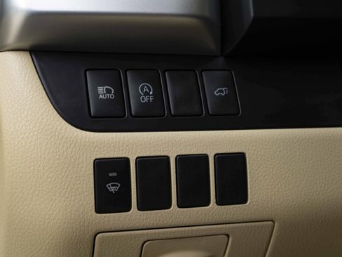 Used 2018 Toyota Highlander XLE FWD image 40