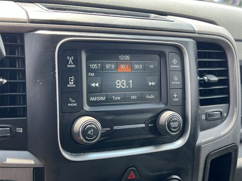 Used 2017 RAM 3500 Tradesman w/ Chrome Appearance Group AWD/4WD image 16