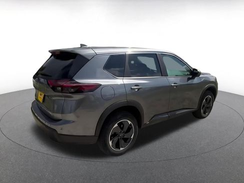 Used 2025 Nissan Rogue SV FWD image 14