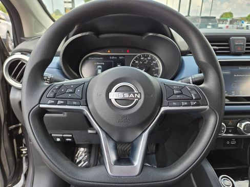 Used 2025 Nissan Versa SV w/ Trunk Package FWD image 25