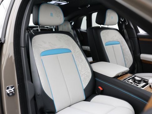 New 2025 Rolls-Royce Ghost image 5