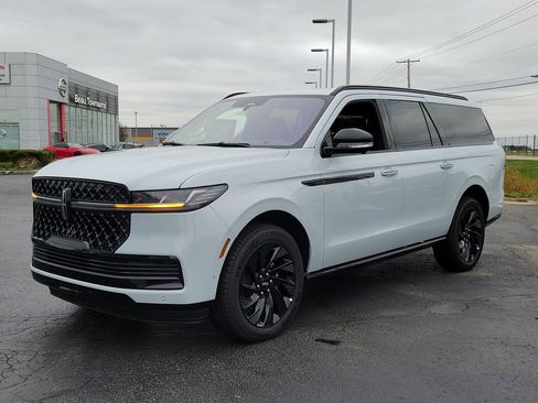 New 2025 Lincoln Navigator L Reserve w/ Jet Appearance Package image 8