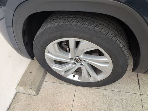Certified 2023 Volkswagen Atlas SE AWD/4WD image 9