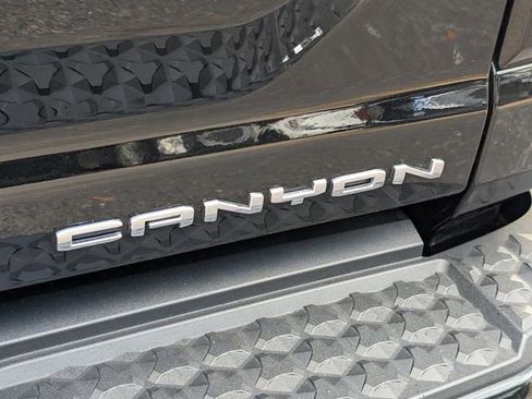Used 2023 GMC Canyon Denali image 21