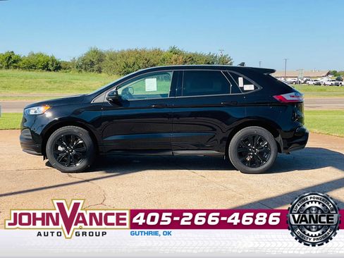 Used 2024 Ford Edge SE w/ Black Appearance Package image 4