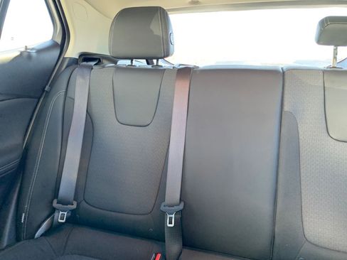 Used 2025 Buick Encore GX Preferred image 38